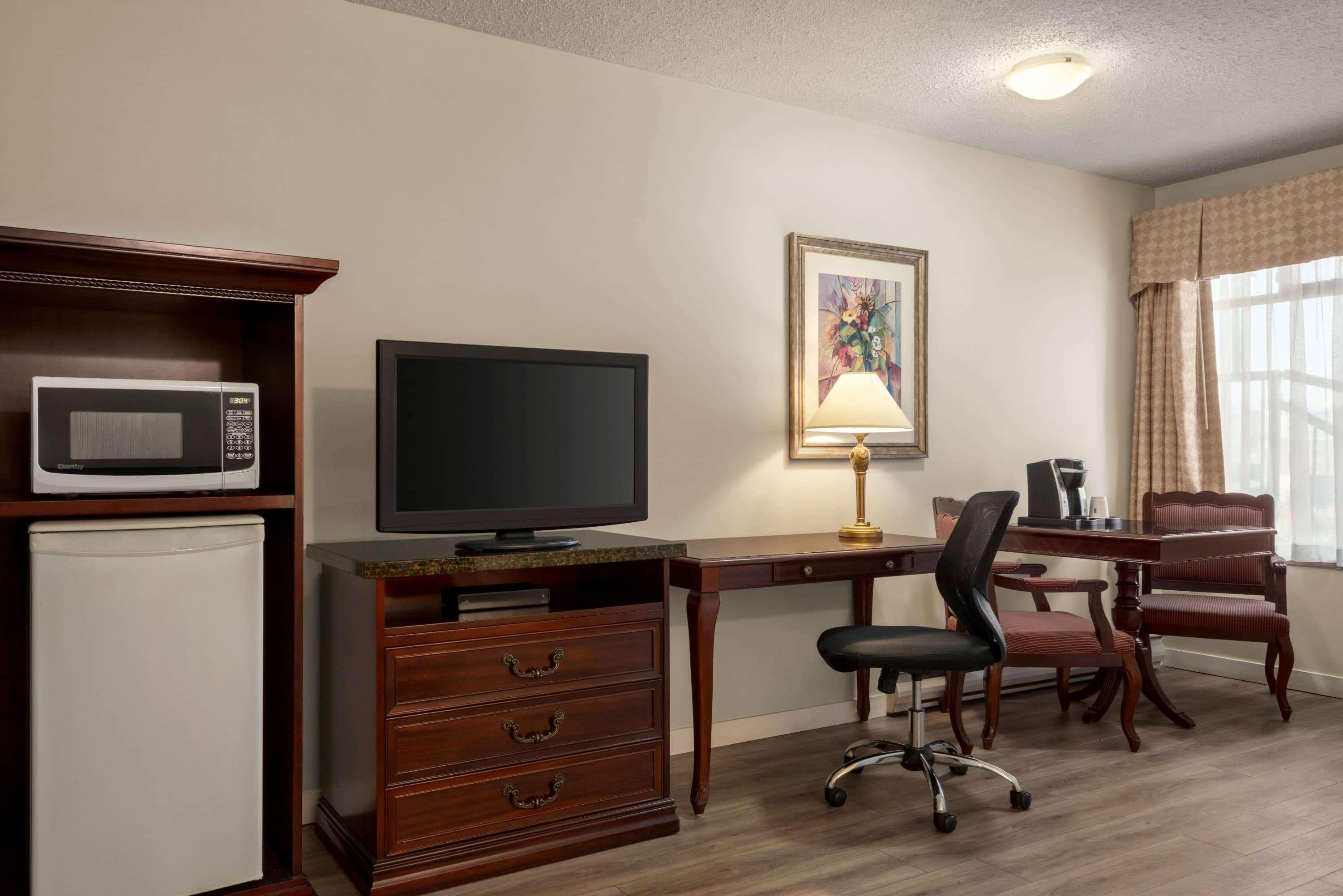 Travelodge By Wyndham Abbotsford Bakerview Экстерьер фото