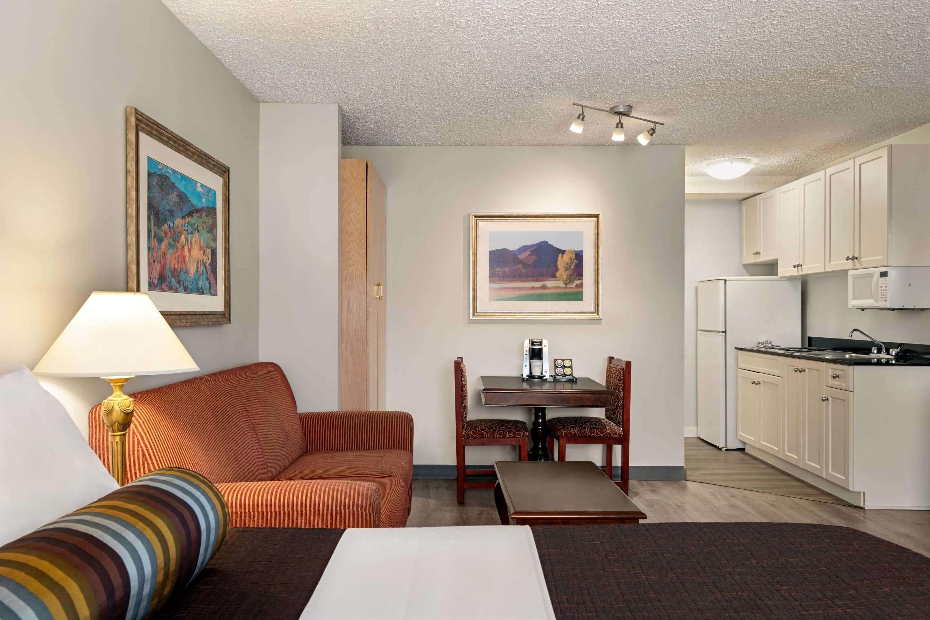 Travelodge By Wyndham Abbotsford Bakerview Экстерьер фото