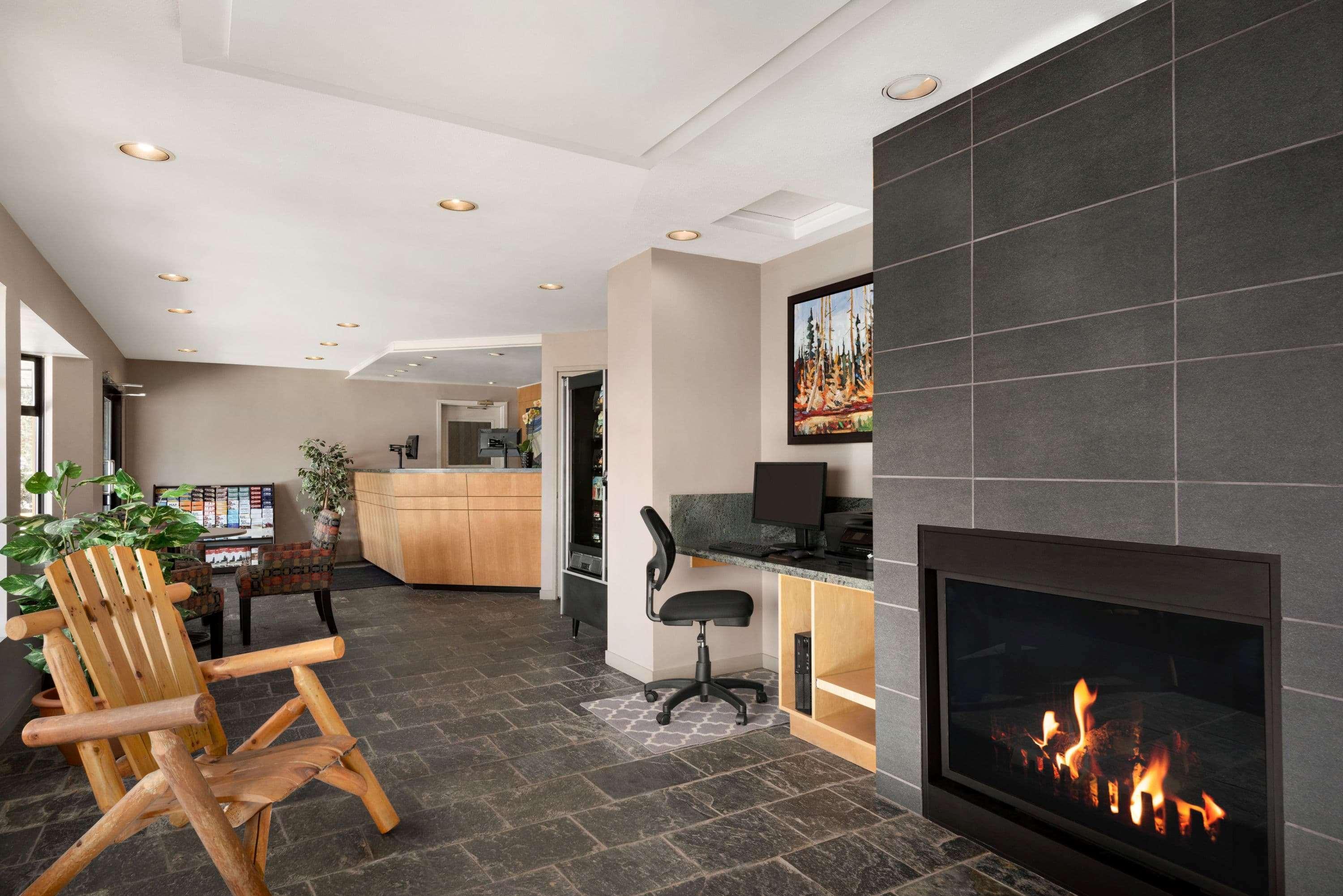Travelodge By Wyndham Abbotsford Bakerview Экстерьер фото