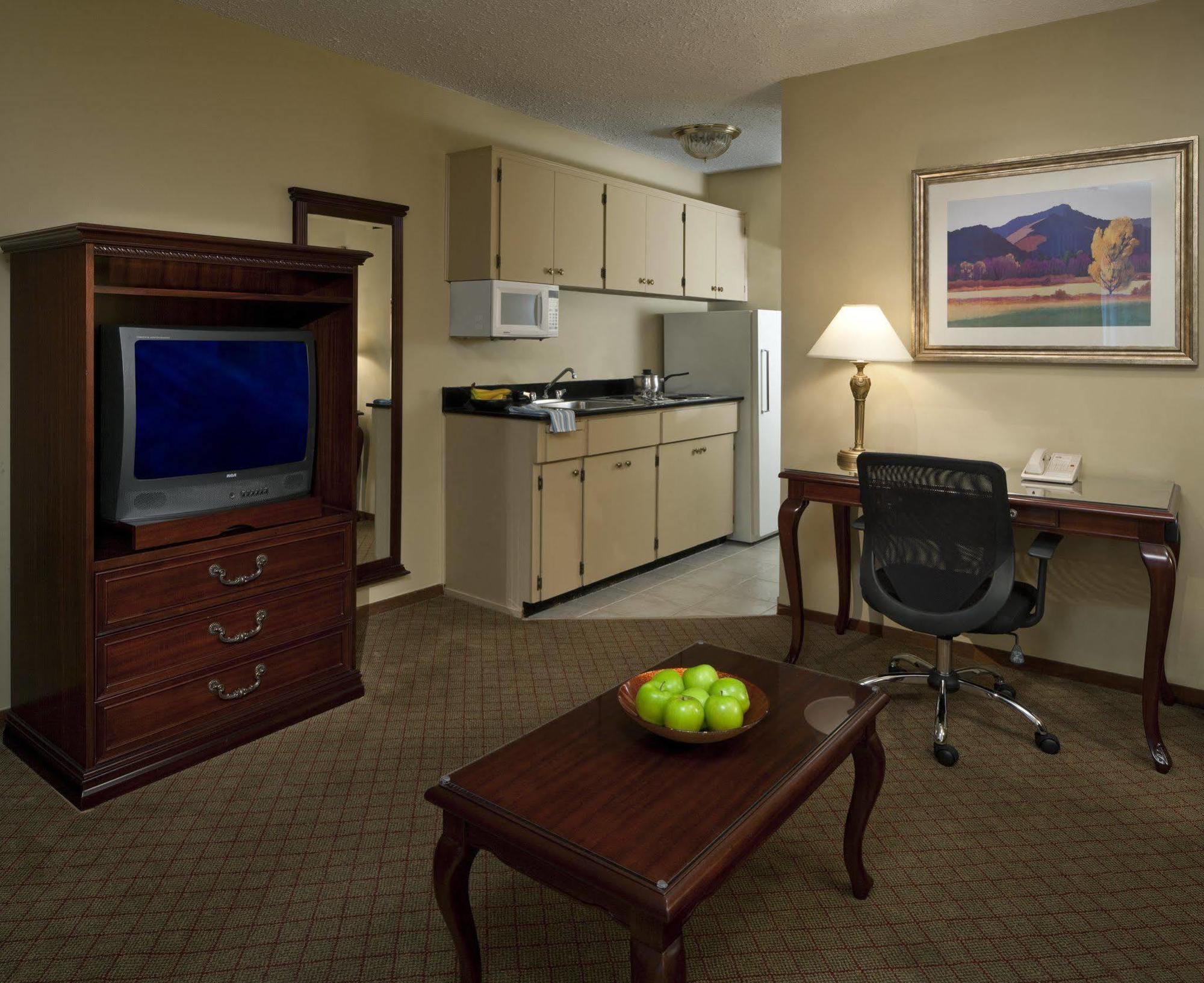 Travelodge By Wyndham Abbotsford Bakerview Номер фото