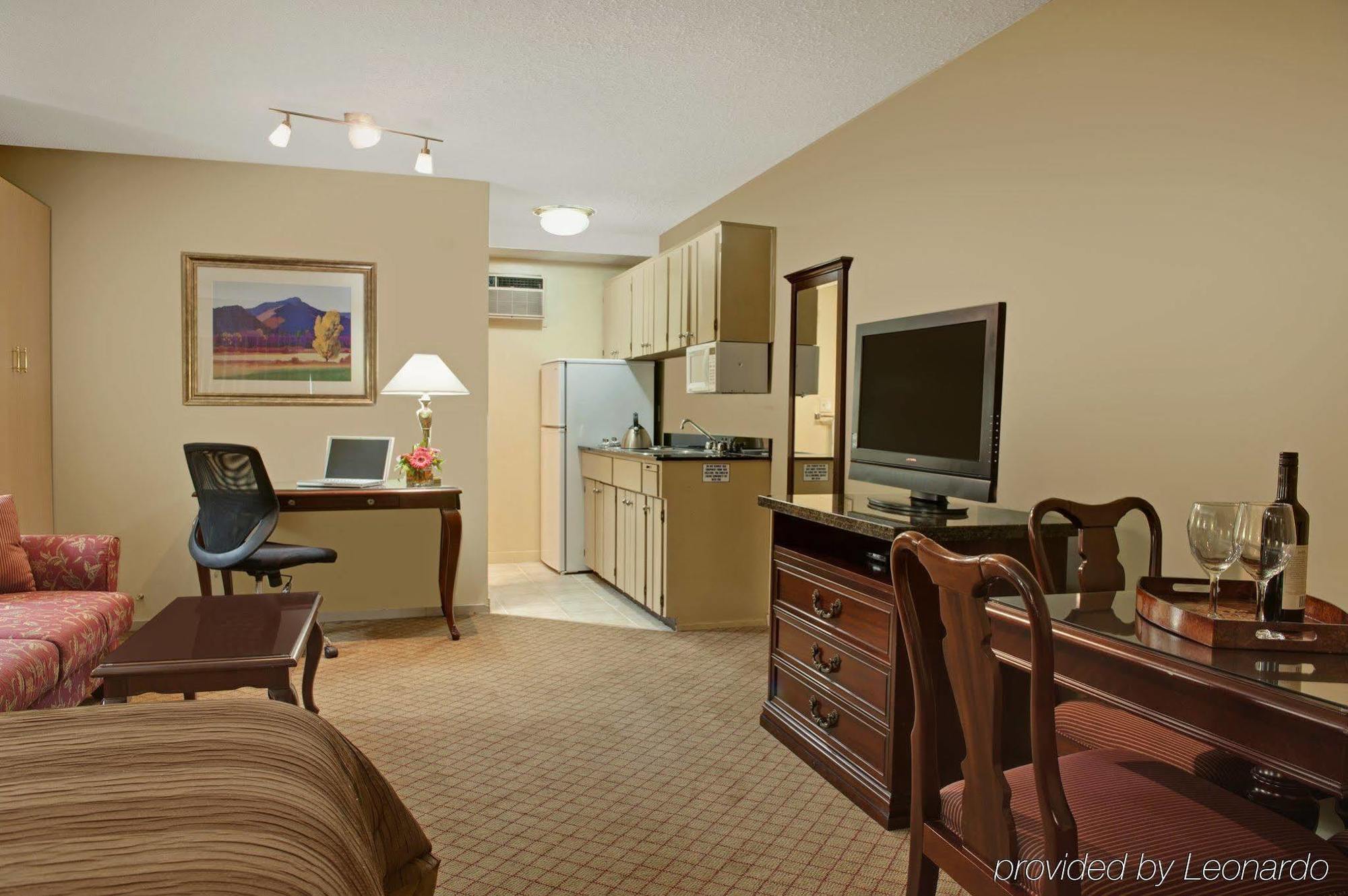 Travelodge By Wyndham Abbotsford Bakerview Экстерьер фото