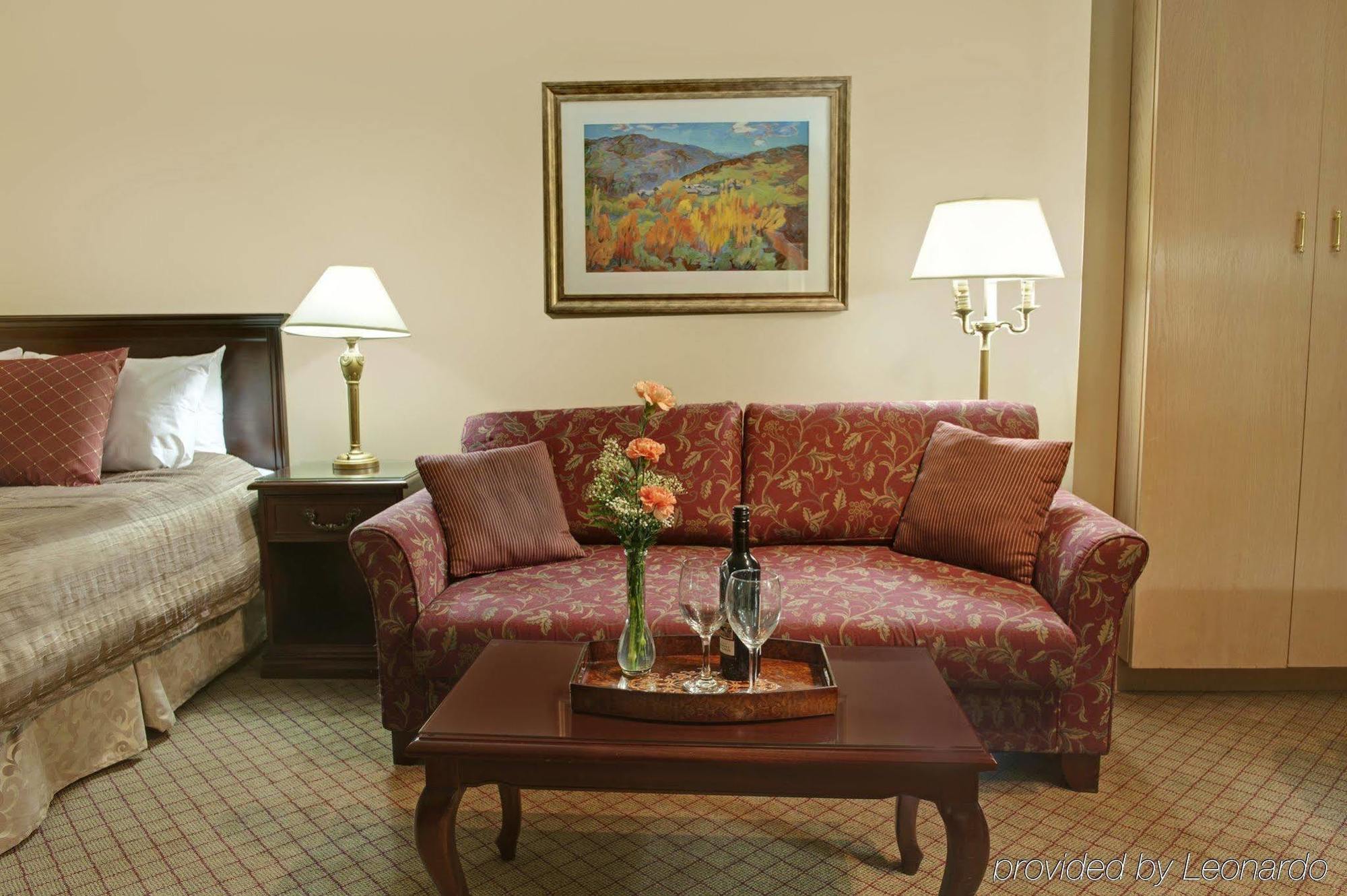 Travelodge By Wyndham Abbotsford Bakerview Экстерьер фото